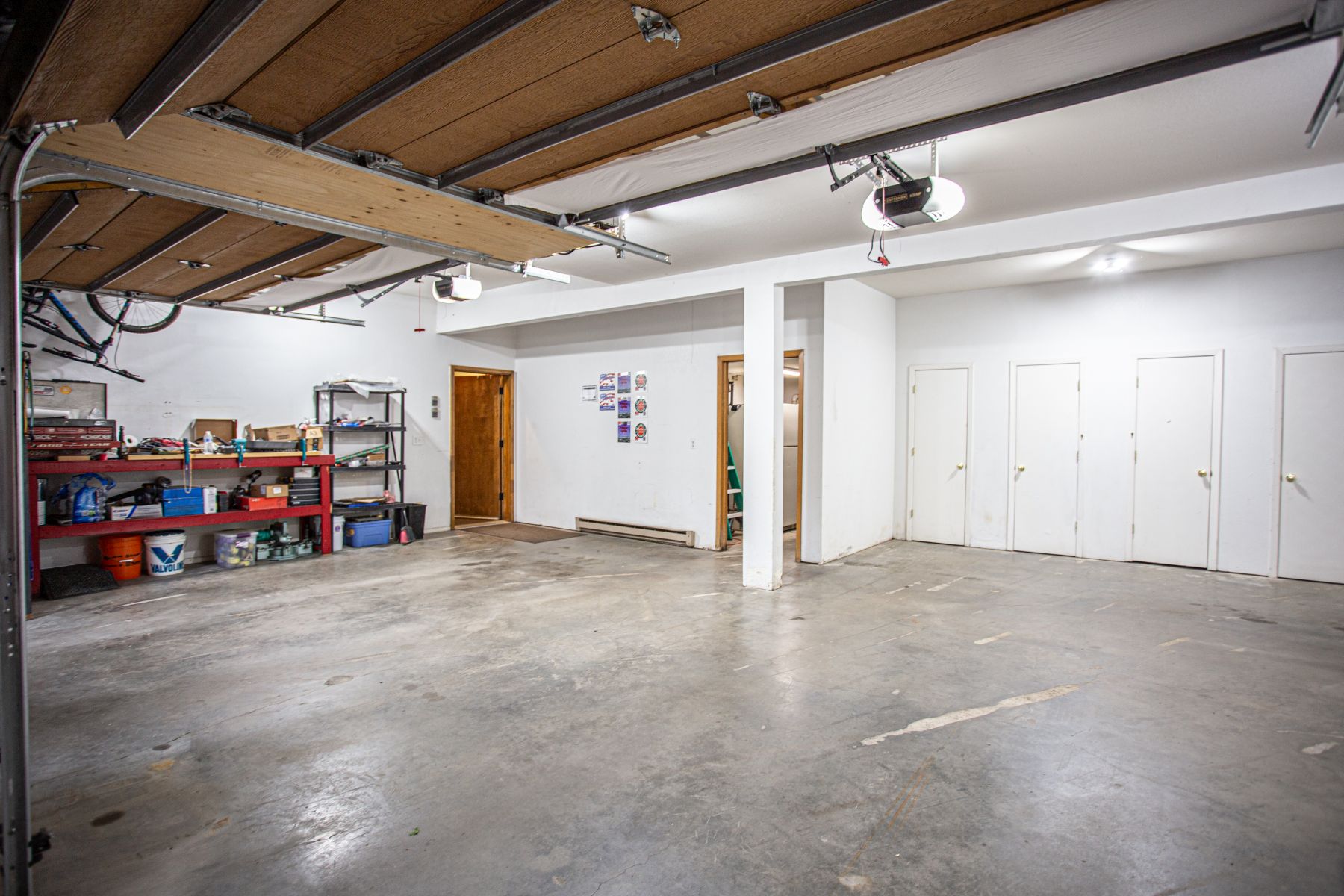 Spacious garage Spacious garage.